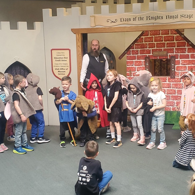 students at treehouse museum