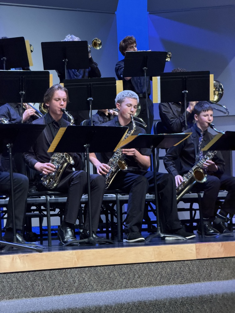 Shoreline Jazz band received straight superior ratings at the UMEA state jr high jazz festival.
