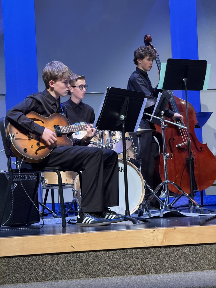 Shoreline Jazz band received straight superior ratings at the UMEA state jr high jazz festival.