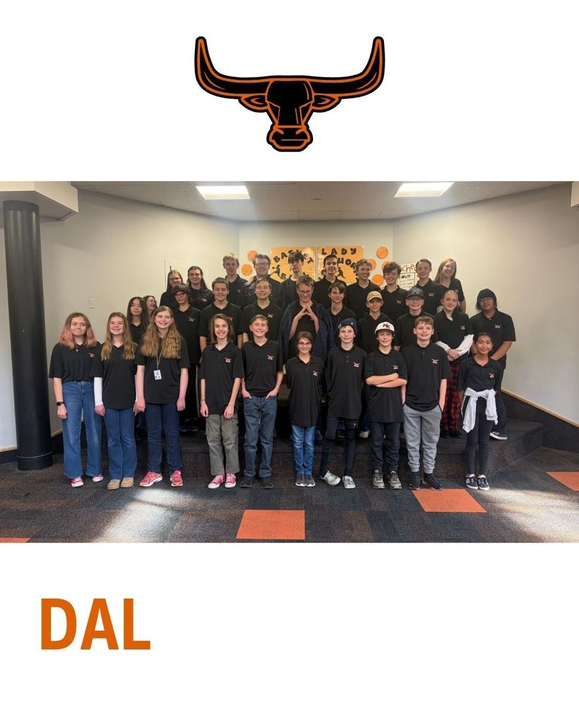 Students in DAL standing for group photo