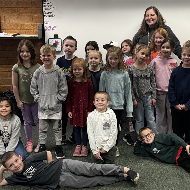 Ms. Smith’s class posing for a picture  