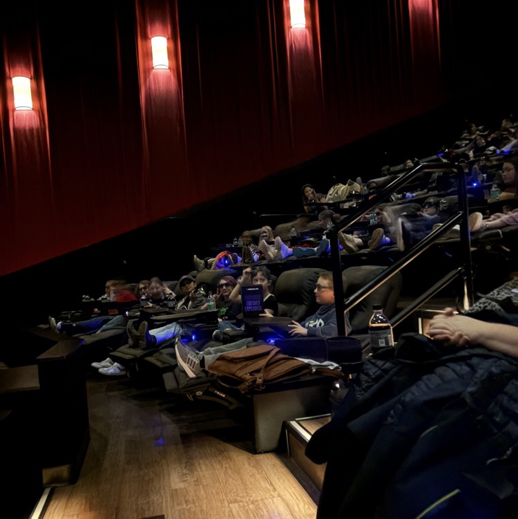 4th graders on a field trip 