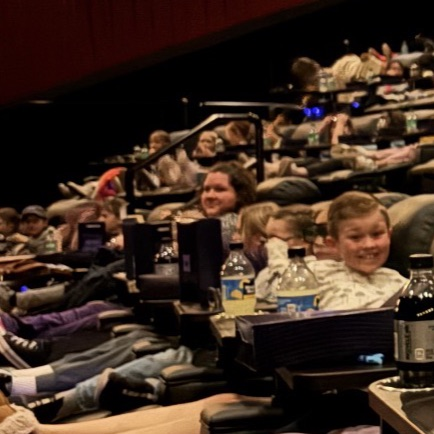 4th graders on a field trip 