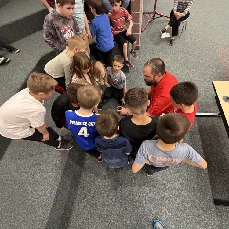 students doing engineering project