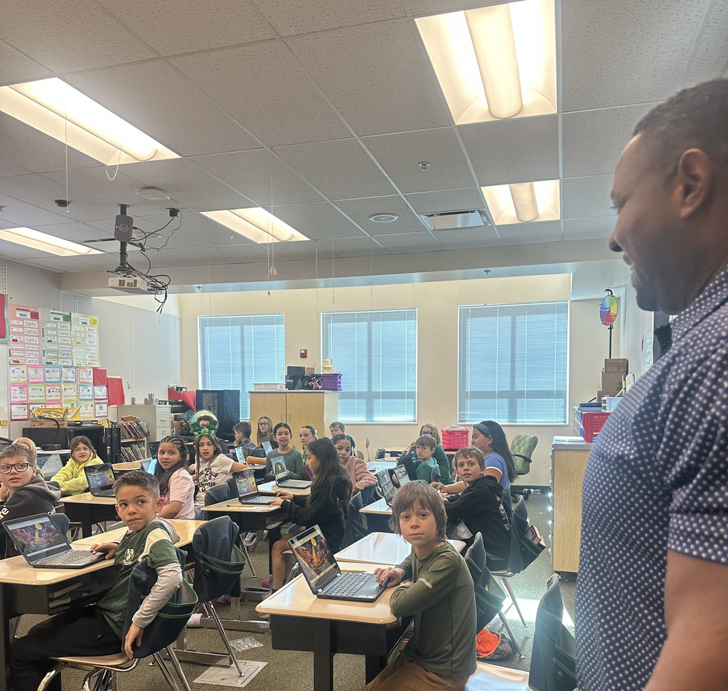 Rod Hall visiting fourth grade class