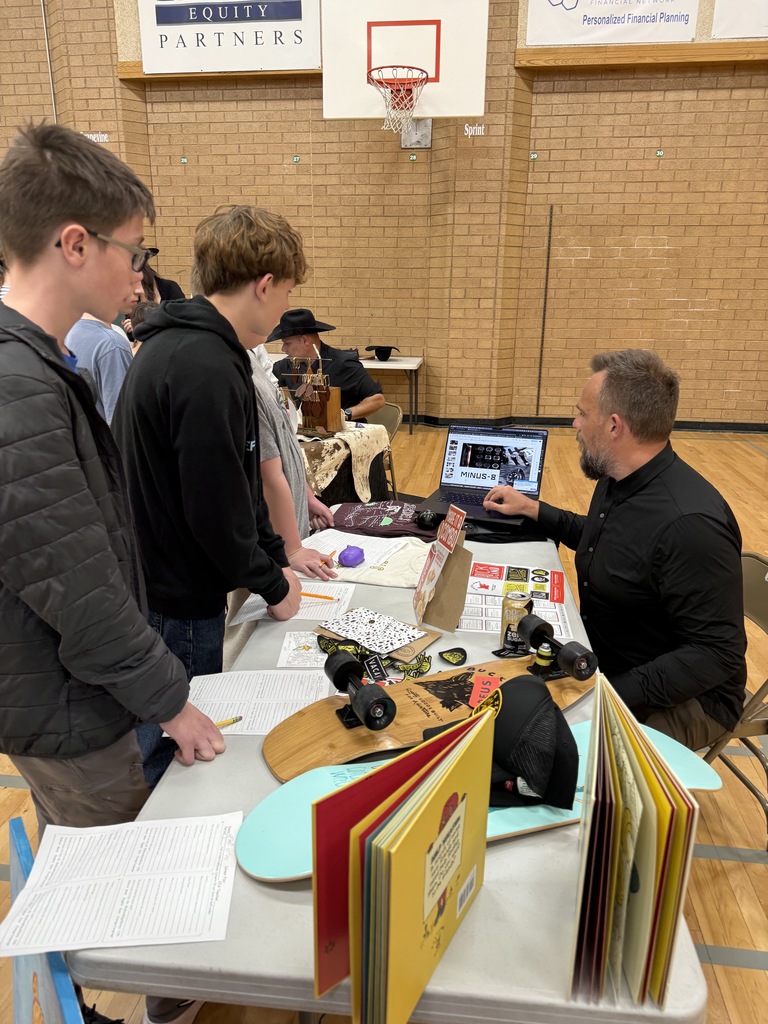 FJH students learning about design. 