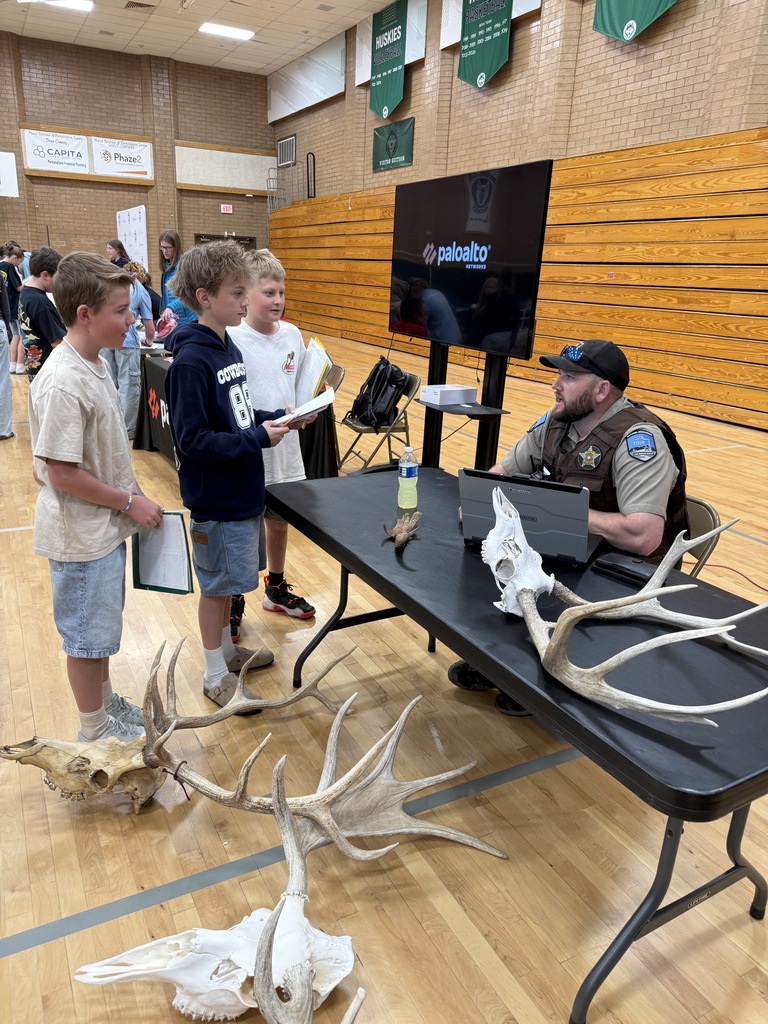 FJH students learning about Wildlife Resource Management. 