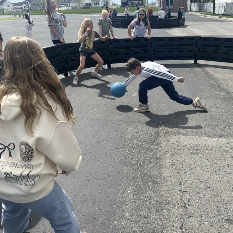 students playing gaga ball