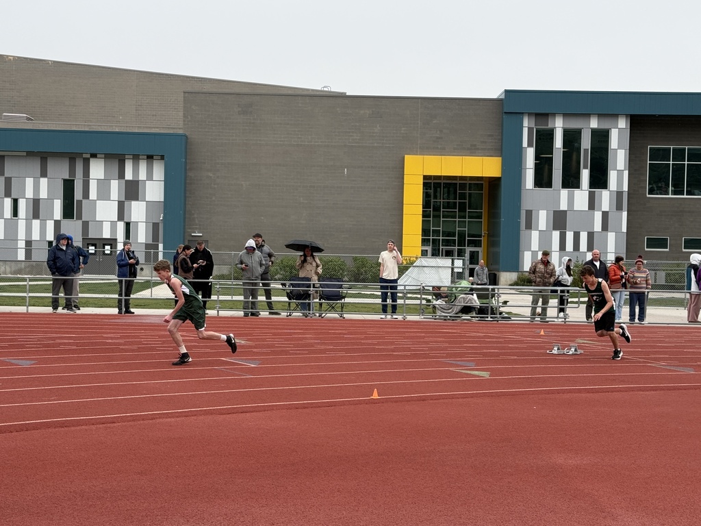 Students starting on their blocks. 