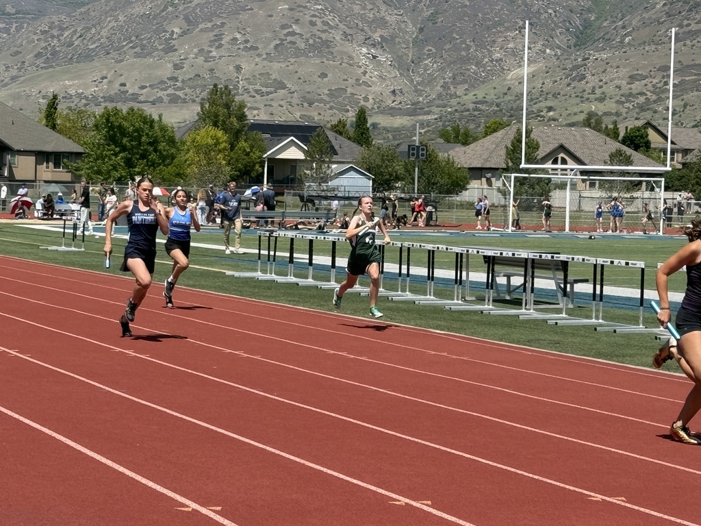 FJH student in 4x100 relay. 