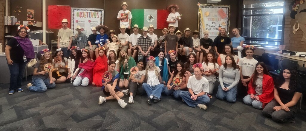 Some of the students who participated in dance class in Spanish class.