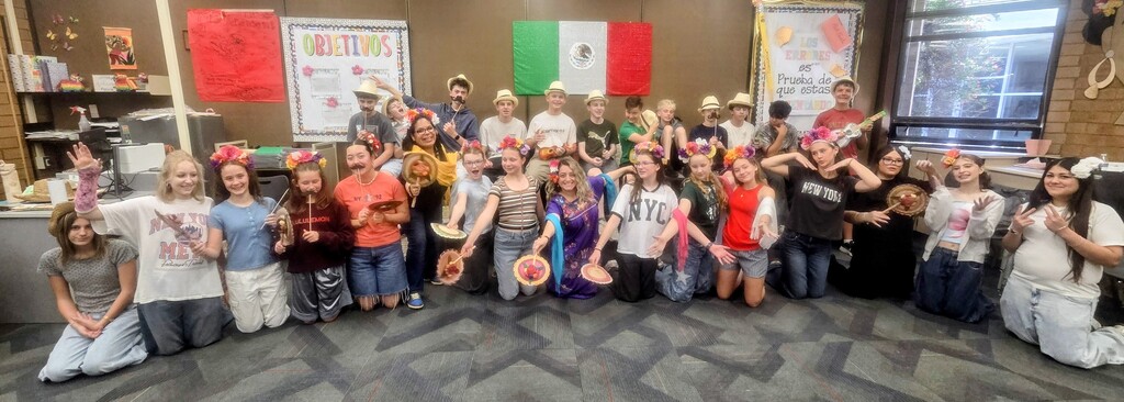 Another Spanish class who participated in dance class.