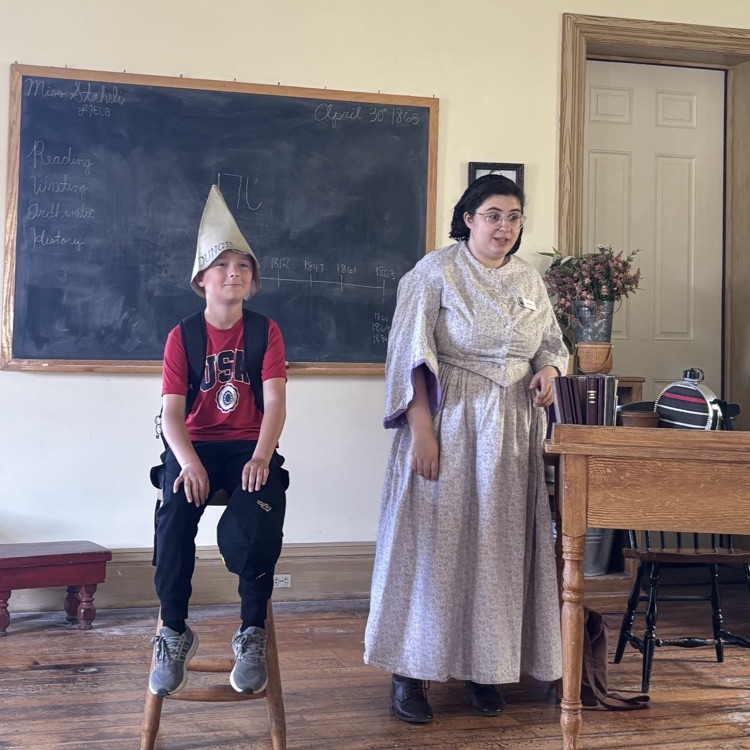 4th graders on their field trip 