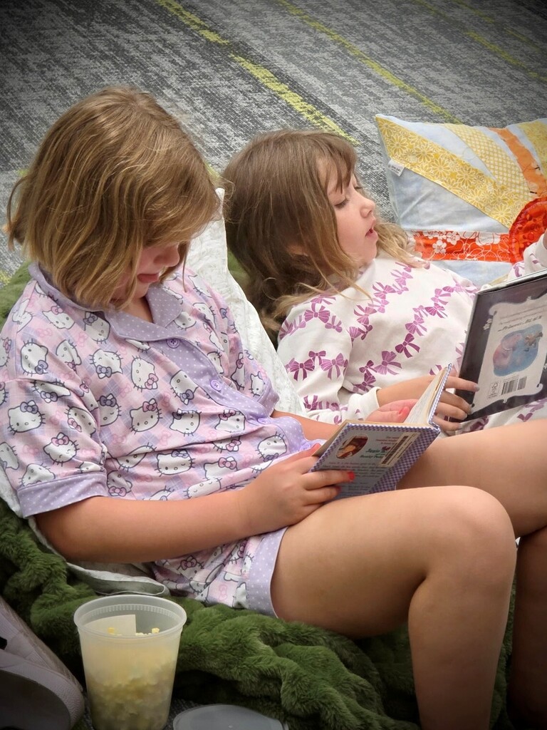 picture of kids reading
