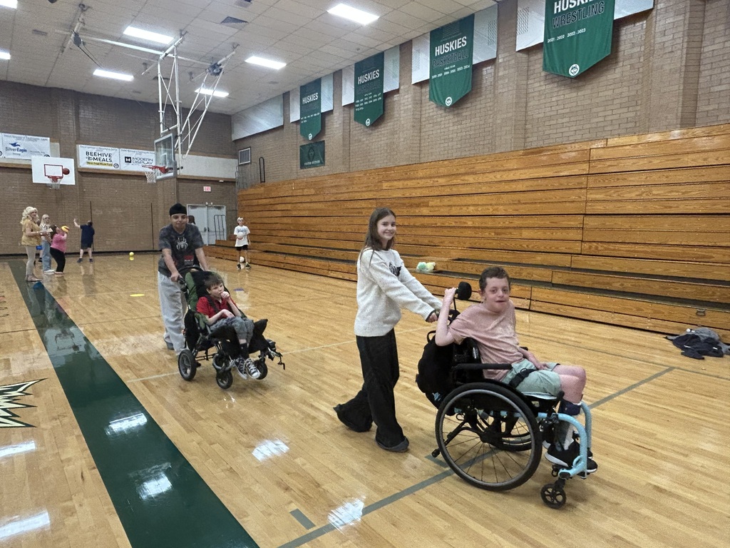 More students playing basketball!