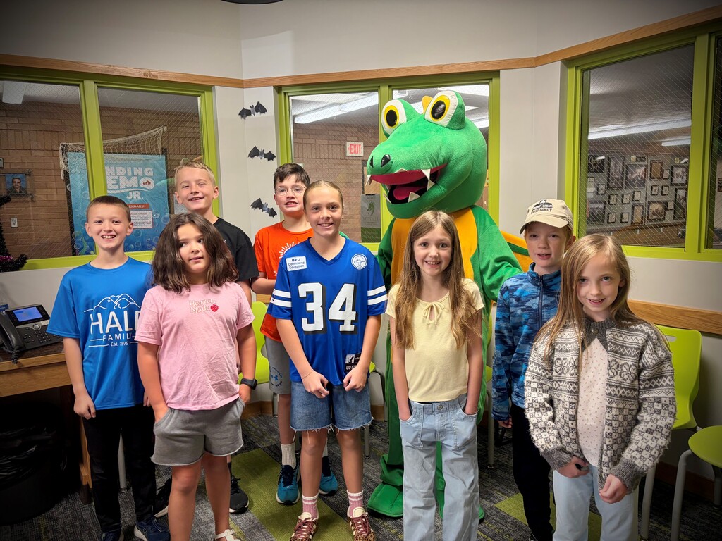 Kids with Mascot