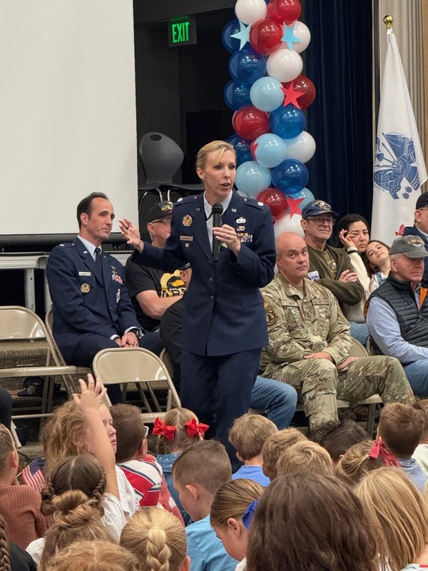 veteran taking to the students