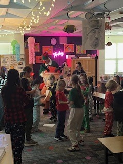 Pinky & Reindeer in student classes