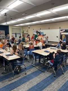 Pinky & Reindeer in student classes