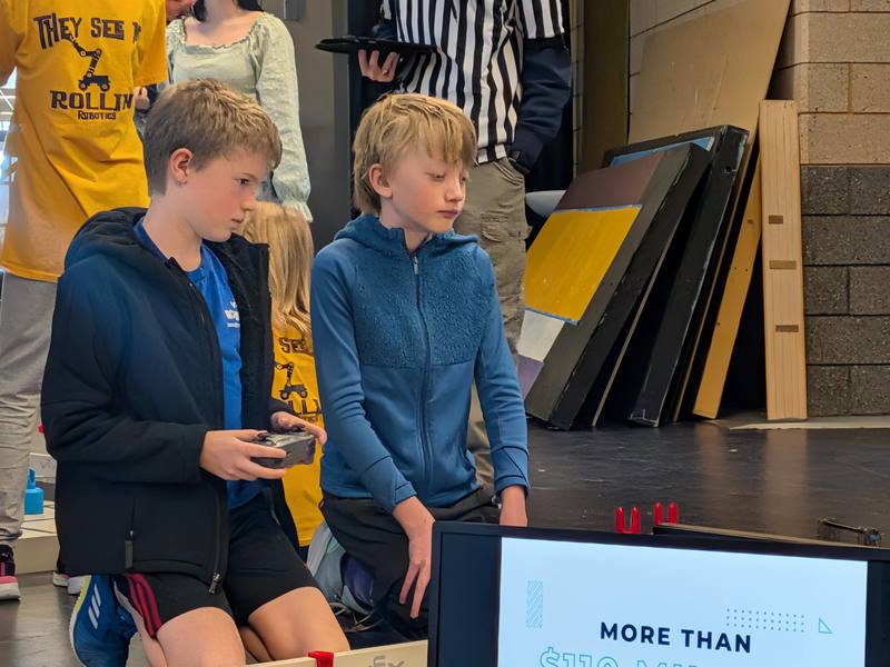 Upper grade students at the robotics competition.