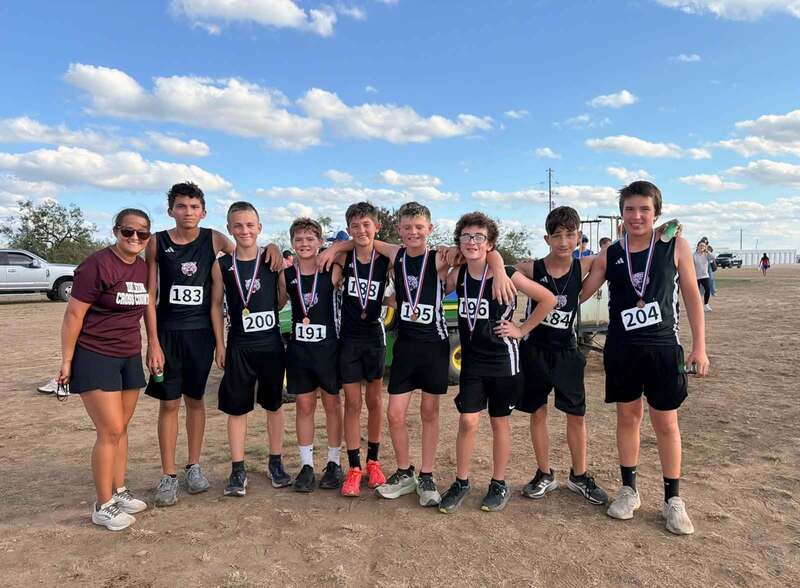 junior high boys cross country group pic