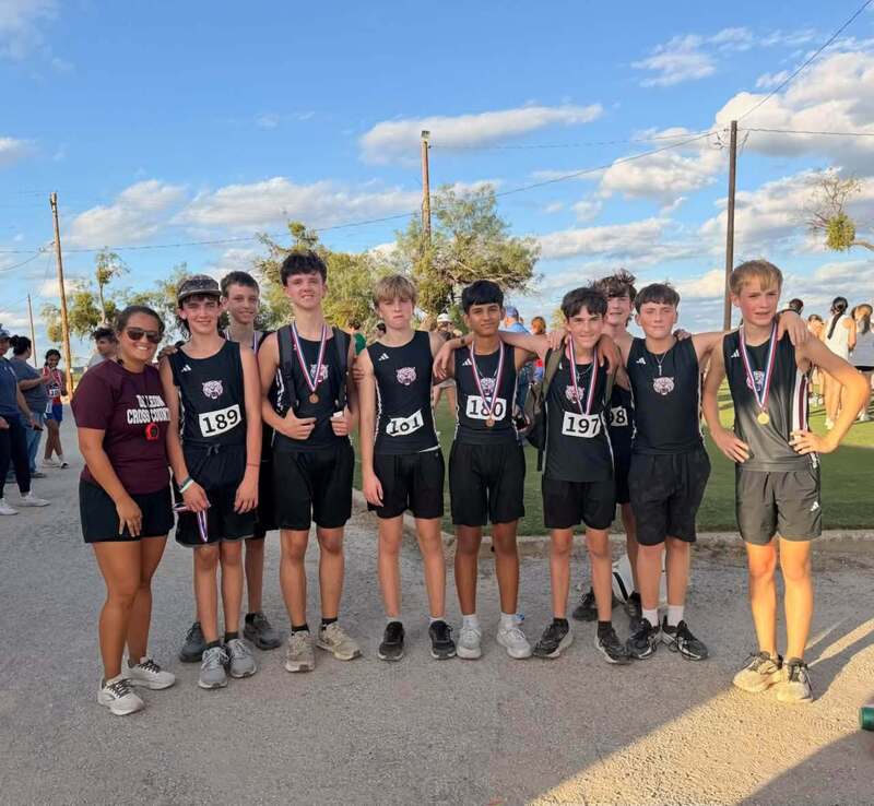 junior high boys cross country group pic