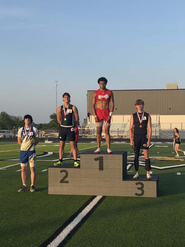 200 M podium winners in track