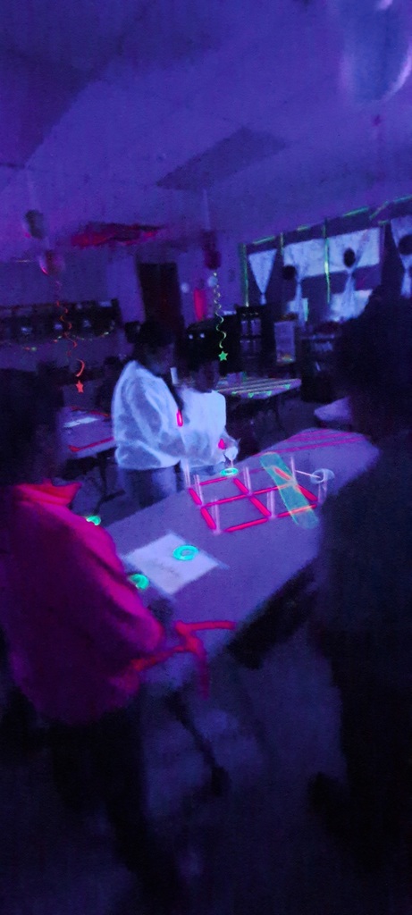 5th grade science "Glow Day"