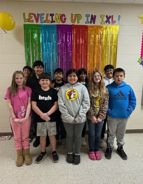 These 5th graders have reached 50 points in Science IXL.