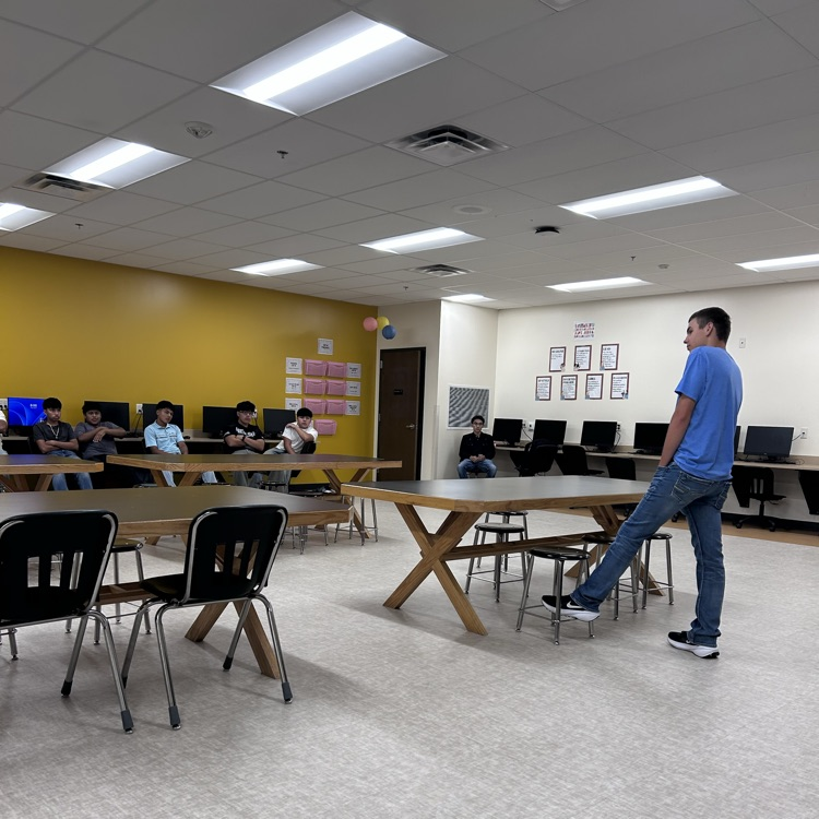 max Pinkerton talking to engineering students 