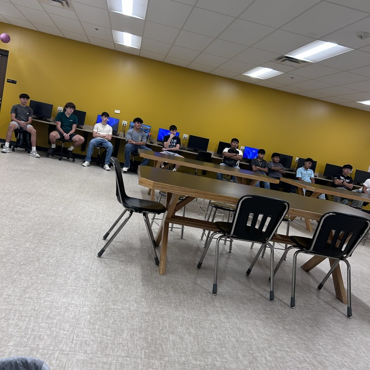 max Pinkerton talking to engineering students 