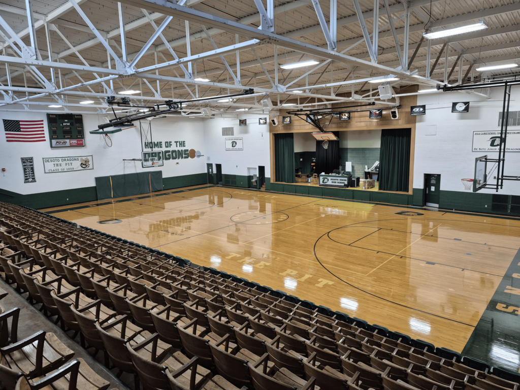 Picture of the gym.