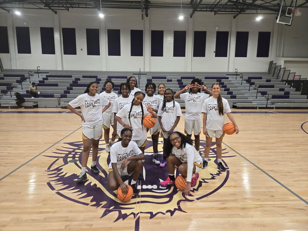 image of the BMS girls basketball team