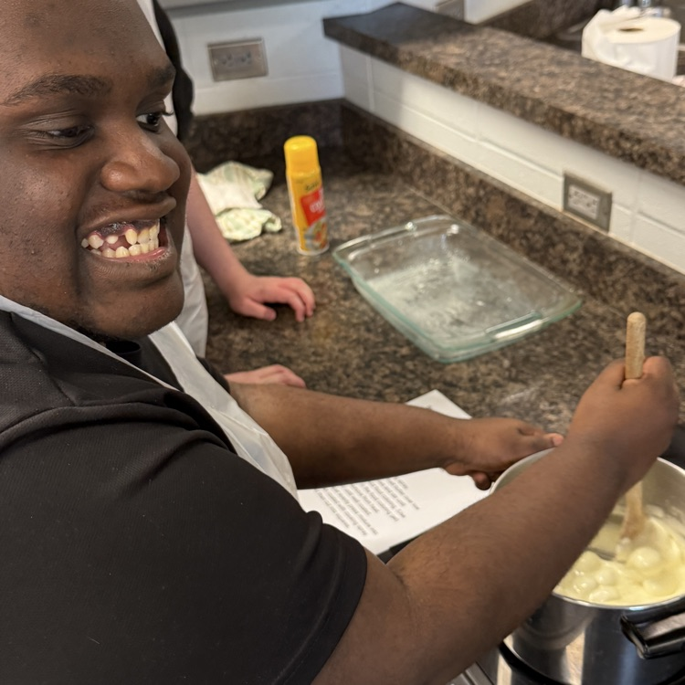 Students in Ms Griffin’s 4th block class partnered with students from Ms. Siebels’ and Ms. Barbers’ classes to make Bearcat Pride Rice Krispy treats.