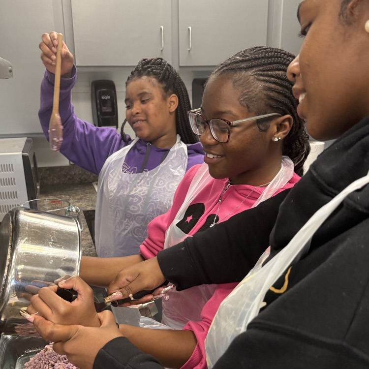 Students in Ms Griffin’s 4th block class partnered with students from Ms. Siebels’ and Ms. Barbers’ classes to make Bearcat Pride Rice Krispy treats.