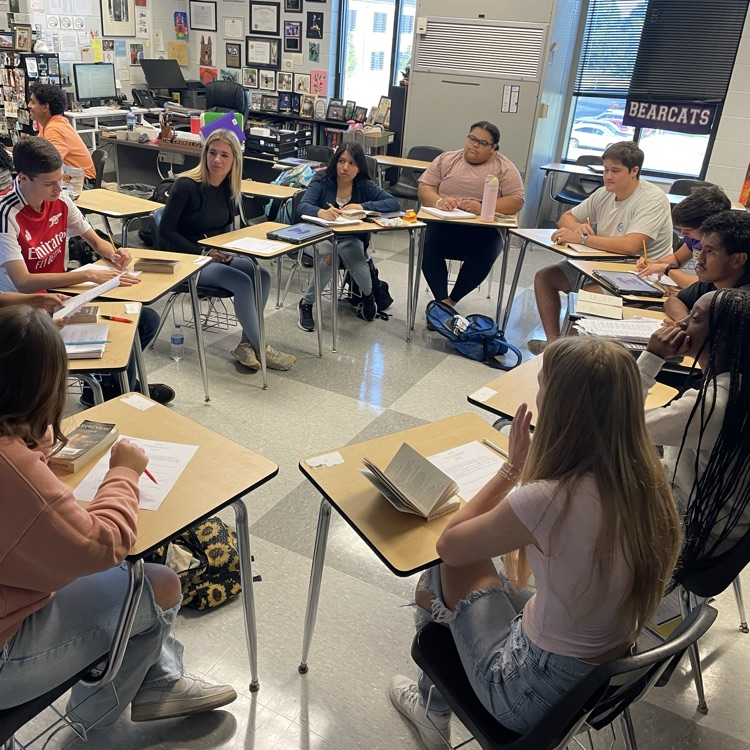 AP Lit students discussed Act 1 of Othello in Socratic seminars. 
