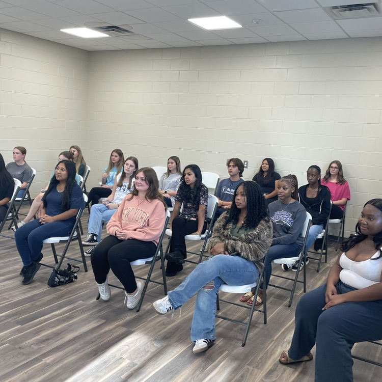 The Anchor Club is excited to partner with the Bainbridge-Decatur County Humane Society.  Members can't wait to help with all aspects of volunteering. 