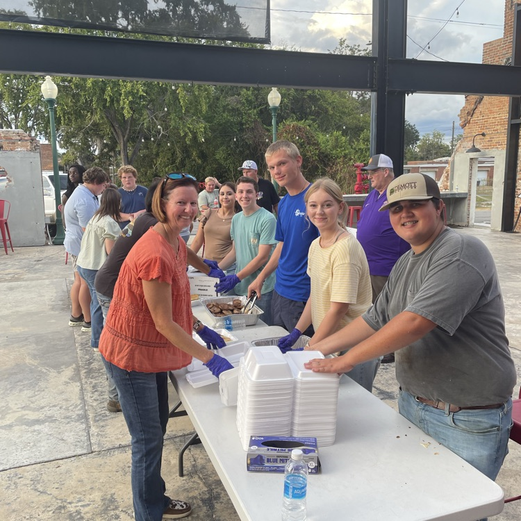 FFA members prepared pancake plates as part of the Syrup Sop. 