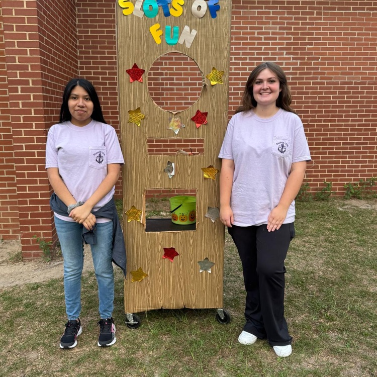 Anchor Club members had fun volunteering at Hutto Elementary's fall festival today. 