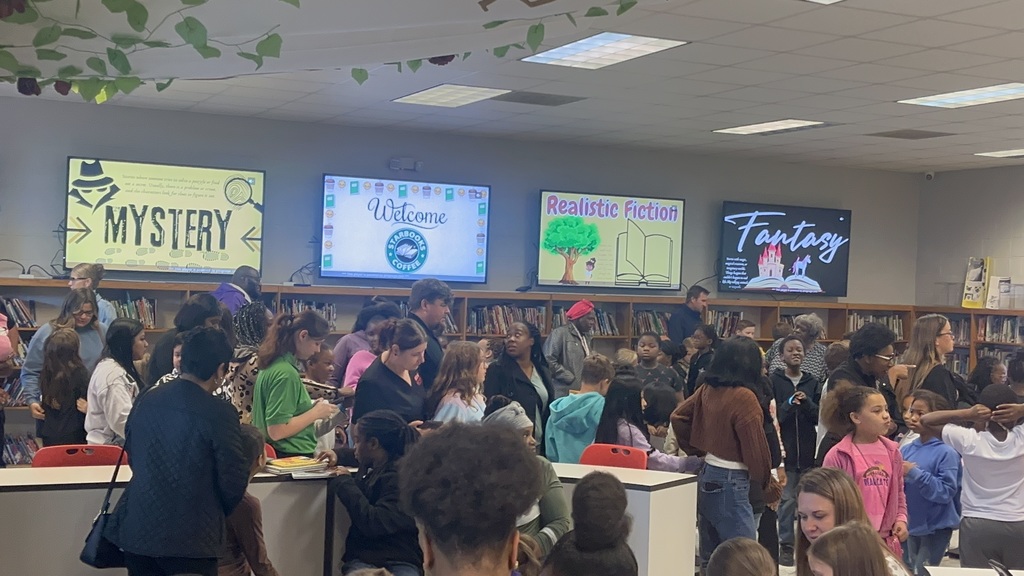 Parents gather at Starbooks!