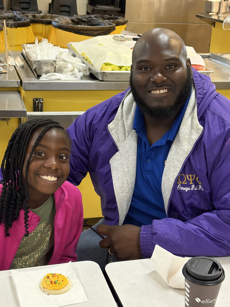 Parents gather at Starbooks!