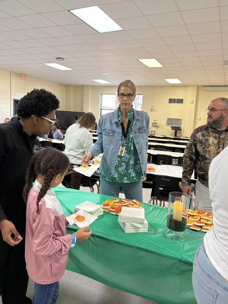 Parents gather at Starbooks!