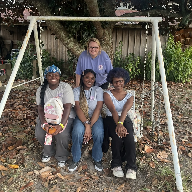 Art Club members enjoyed a fall festival at the Christmas tree farm