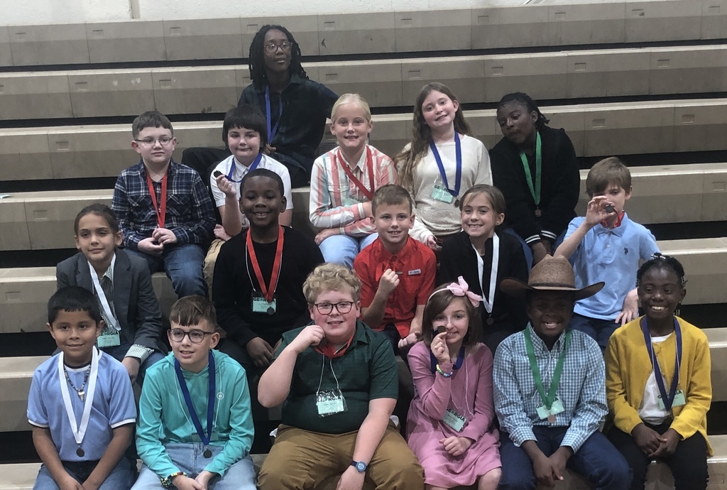 This image contains the winners at the 4H competition.