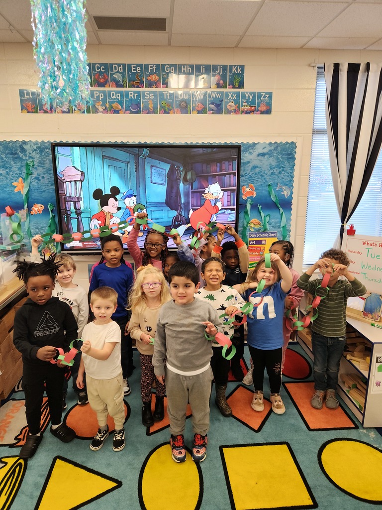 IT STARTING TO LOOK LIKE CHRISTMAS IN MR. ALDAY'S ROOM!!!