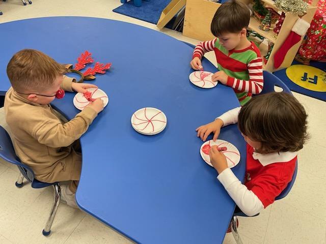 Christmas fun in Mrs. Reynold's classroom!!!