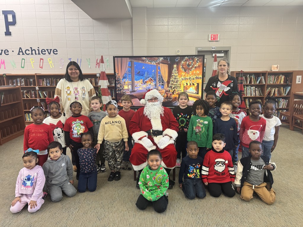 Santa came to visit Ms. Sanchez and Mrs. Poitevint’s class!!🎅🏻