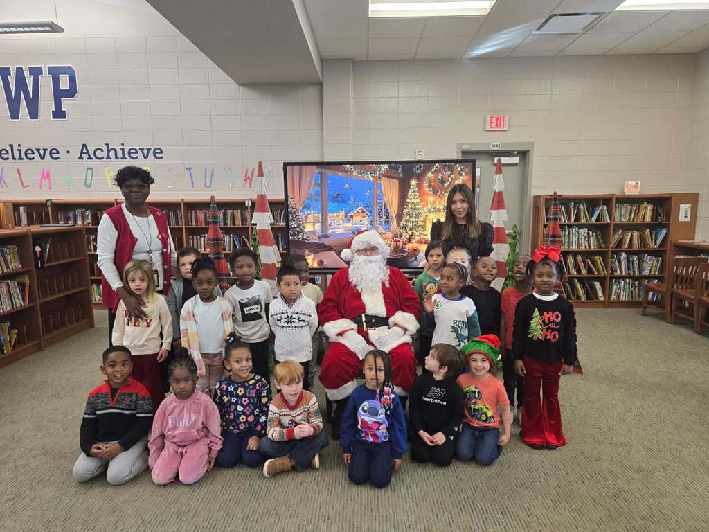 Mrs. William's Pre-k Class   FUN WITH SANTA!!!