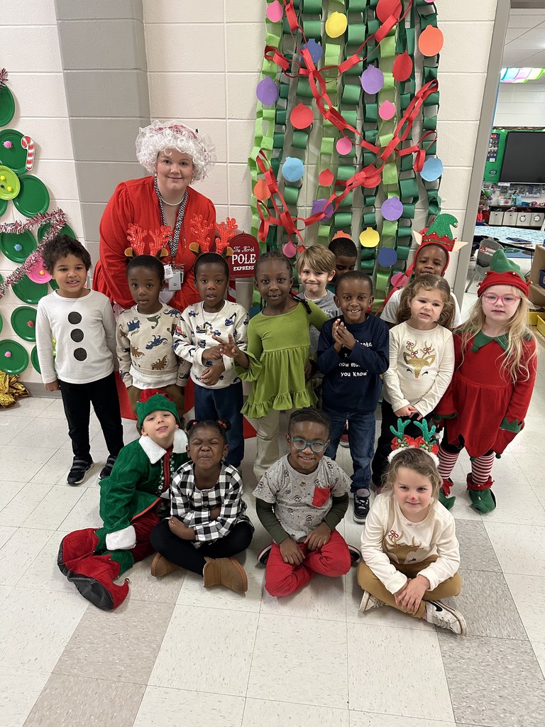 🎄🎁Mrs. Mills and Miss. Carley’s class had a blast celebrating Christmas character day! 🎄🎁