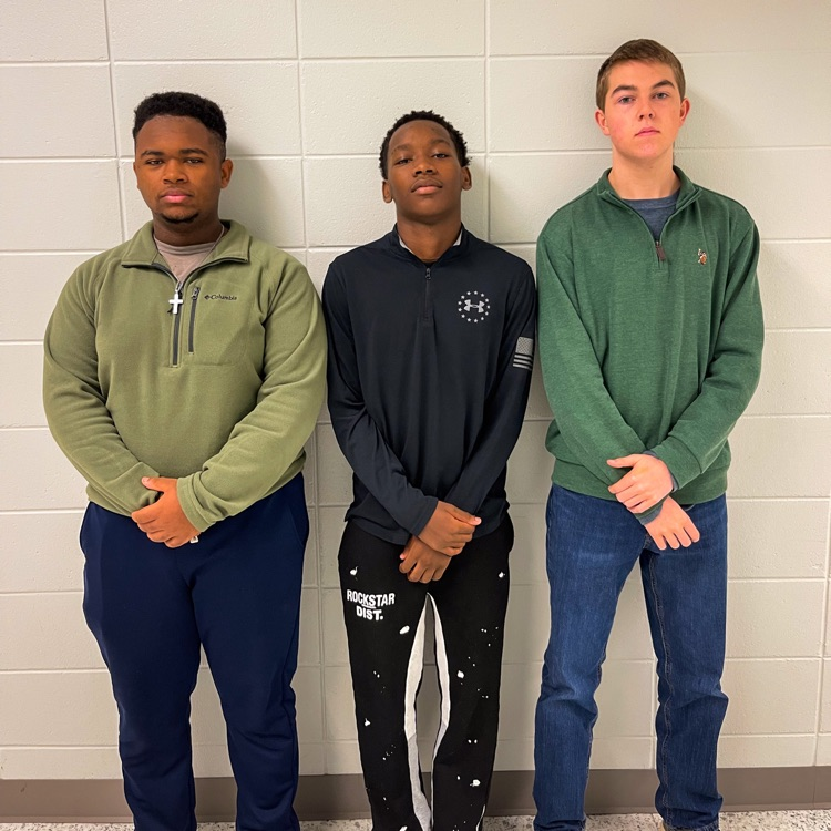 Our students sure looked nice on the first Quarter-zip Thursday. (Photo credits- Chloe Meredith)